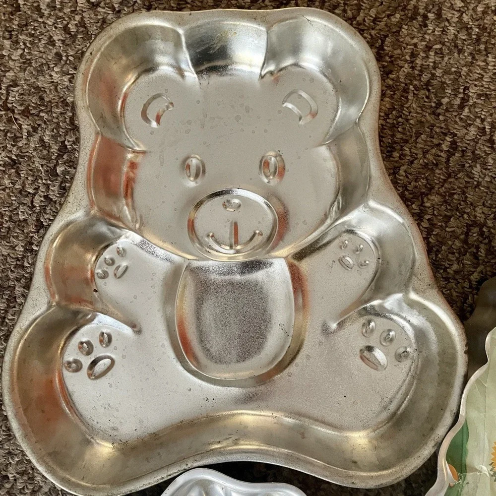 Lot of 6 Wilton Cake Pans Rudolph, Santa, Bear,‎ 3D Bear, Dinosaur, Pluto VTG